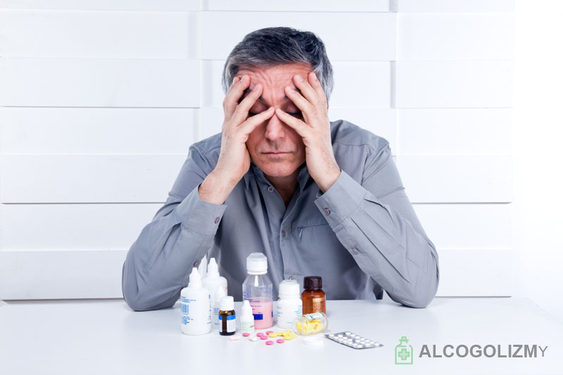 Лекарство в сочетании с алкоголем вызывает рвоту